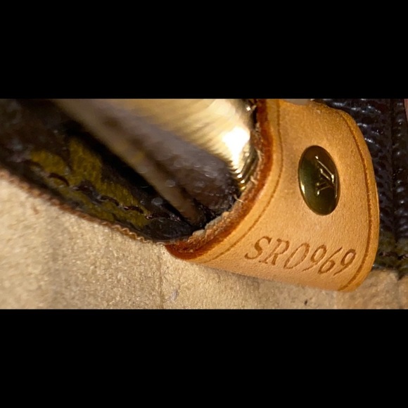 Authentic Luco Monogram tote bag - Picture 6 of 16